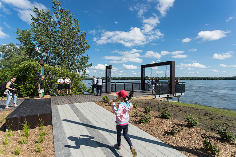 Promenade dans le parc Marie-Claire-Kirkland-Casgrain de LaSalle.
