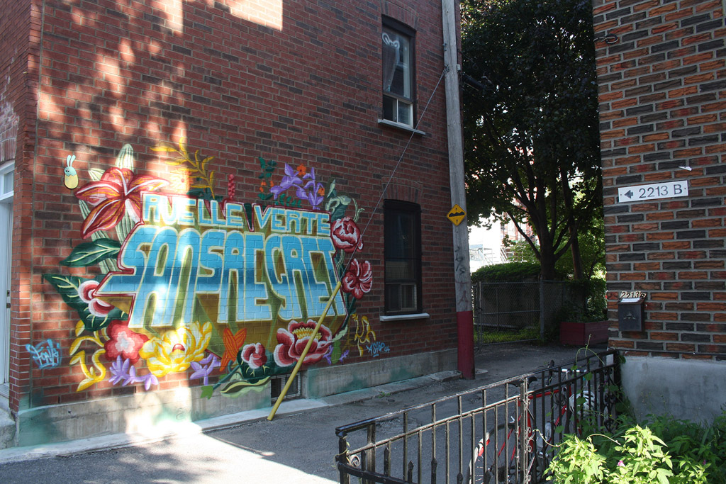 Murale située au 2215-2217, rue Joliette (dans la ruelle Sansregret, à l'arrière)